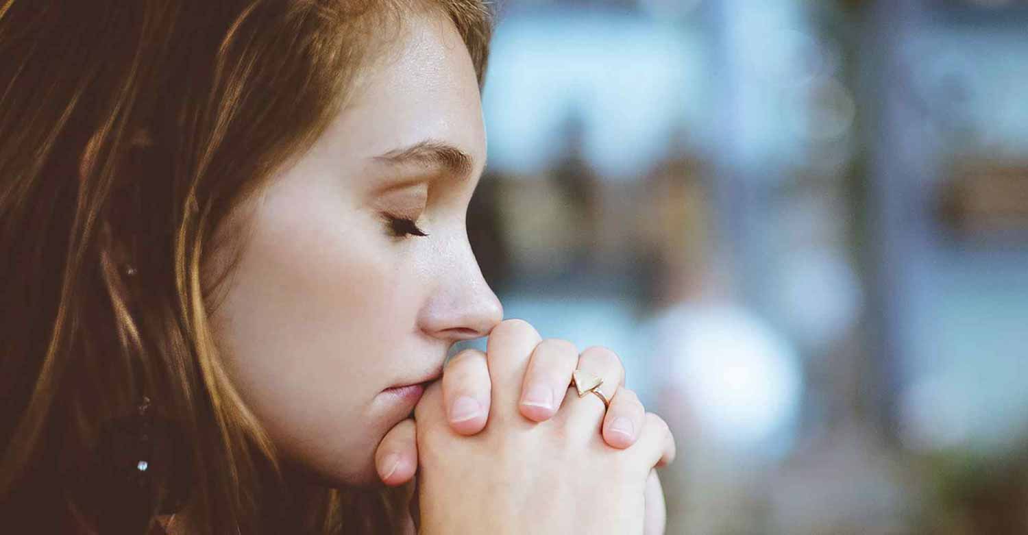 A girl concentrating on Mind-Set and Focus as best companions for an answering service business