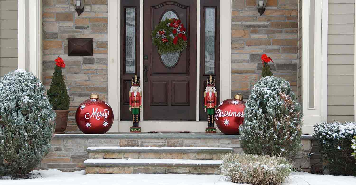 A house ready for Christmas. And in case of disaster, an answering service could help