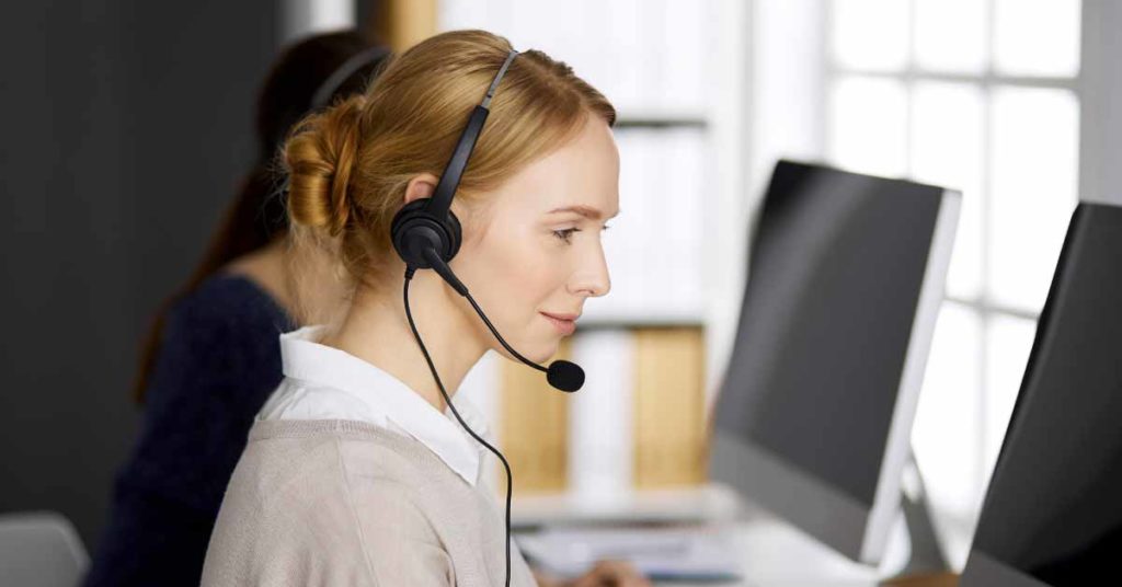 A home health care HIPAA compliant answering service operator helping a client